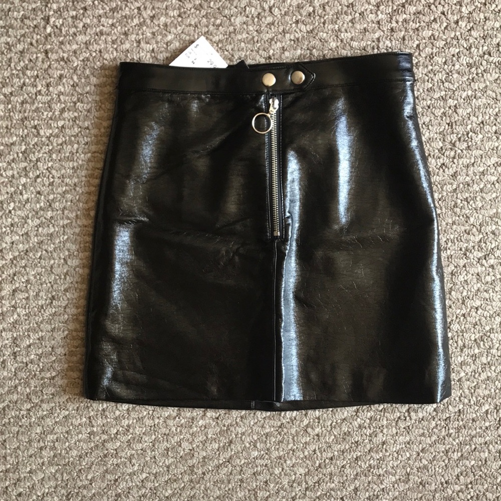 NWT H&M black faux leather skirt